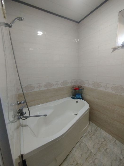 Ijaraga kvartira beriladi adres supper 16 maktab olda 2 xona 1 etaj