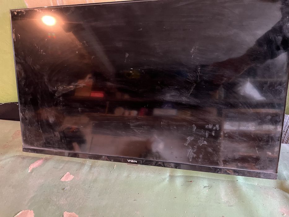 Телевизор YASIN на запчасти