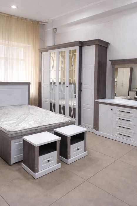 Спальный гарнитур