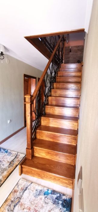 Uși și geamuri din lemn masiv vopsite feronerie kieder sticla de termo