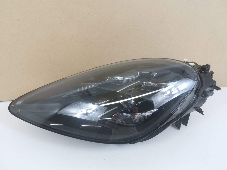 Porsche Cayenne / Porsche Cayenne 9Y Ляво фаро Full Led Matrix Porsche