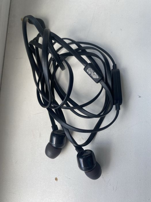 Нашуники JBL Tune 110