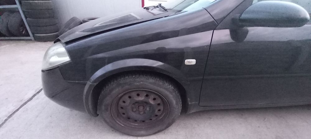 Aripa Nissan Primera P12 S.