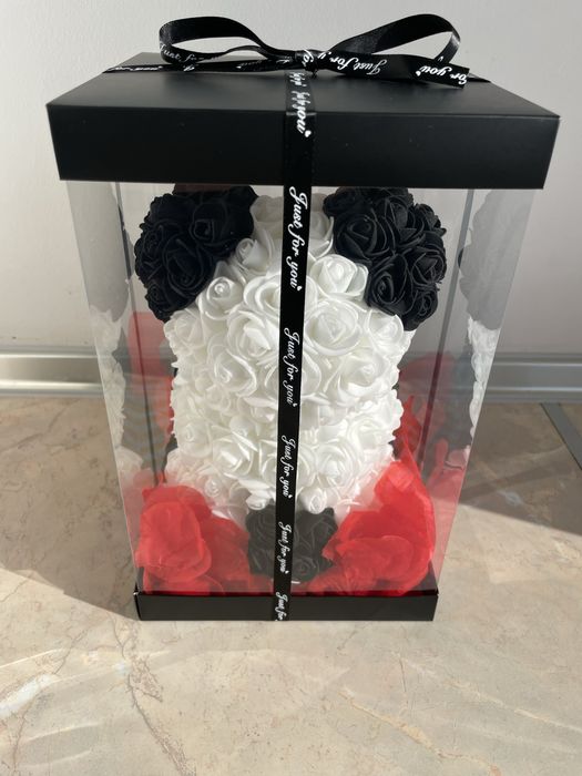 Подарък за момиче/жена-мече от рози