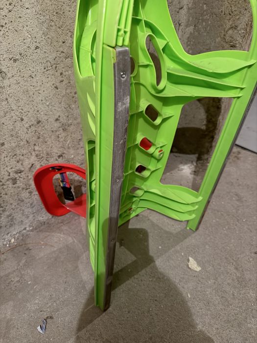 Продавам голяма шейна за пързаляне.