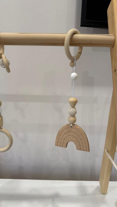 игрушка стойка-подвеска монтессори