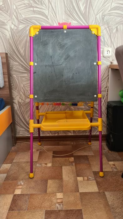 Продаю мольберт Nika kids