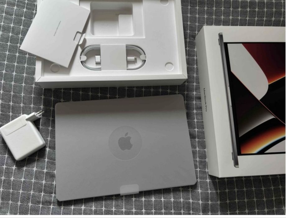 Ноутбук Apple MacBook Pro 16