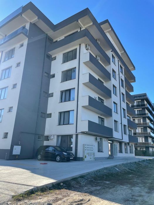 Apartament cu 3 camere, 2 bai, mobilat si utilat
