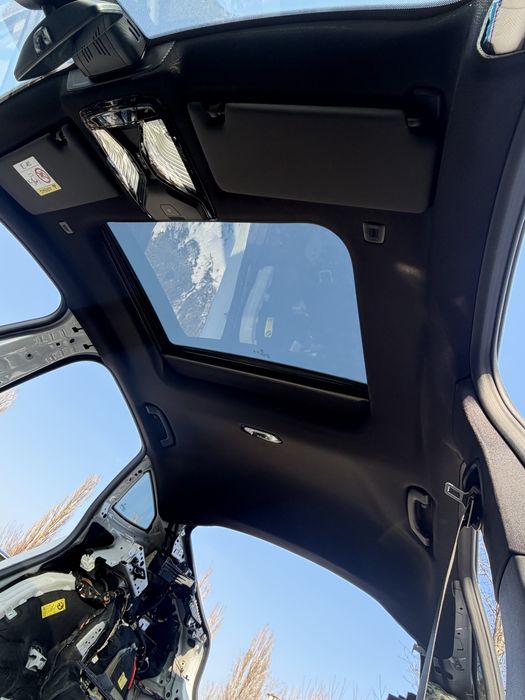 Plafon negru cu trapa BMW Seria 4 G26 2020-2026