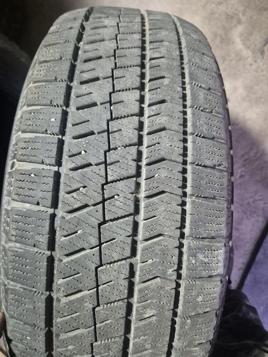 Продам резину 225 60 р17