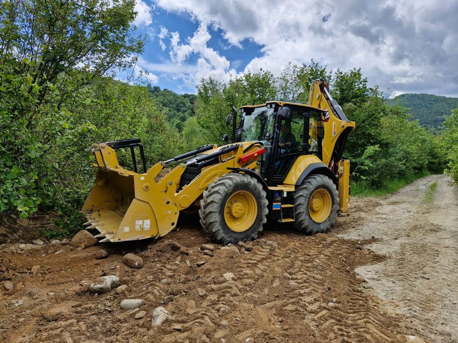 Închiriez Buldoexcavator