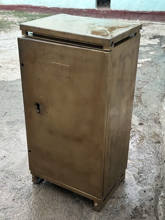ПРОДАМ СЕЙФ металлический