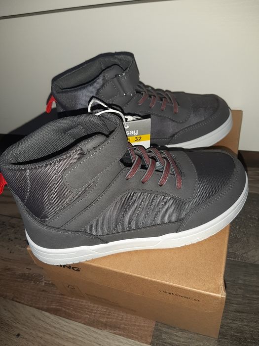 Sneaker  mărimea 32 noi