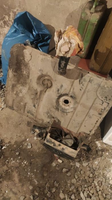 Москвичь на запчасти