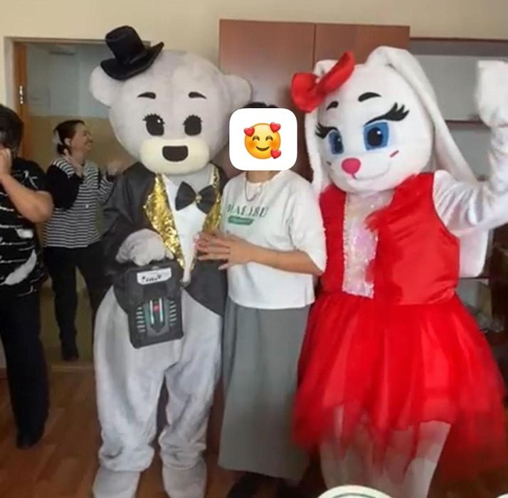 Продам костюм мишки и зайка