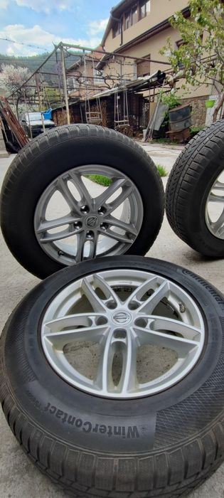 Гуми с перфектни джанти за NISSAN