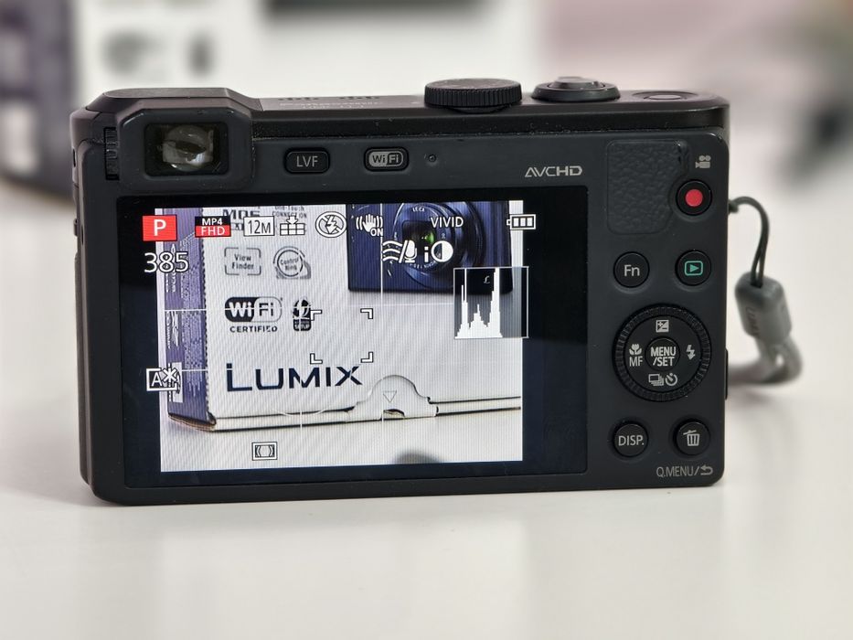 Panasonic Lumix LF 1