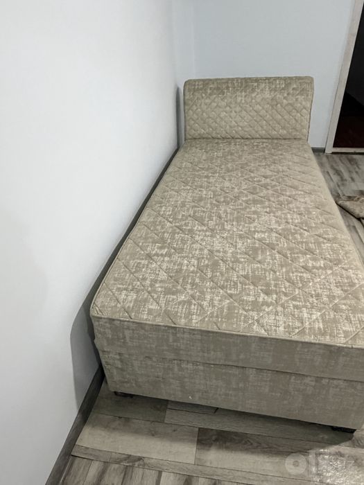 1kishilik divan srochna sotiladi