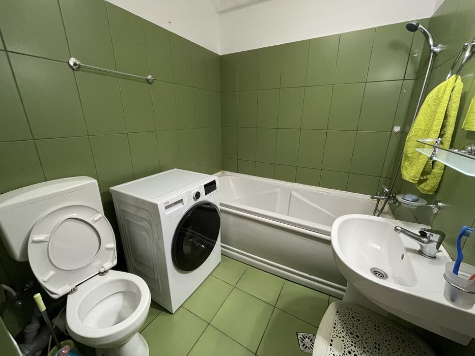 Vand apartament cu 1 camera.  Suprafata utila 35,5 mp+balcon 5mp
