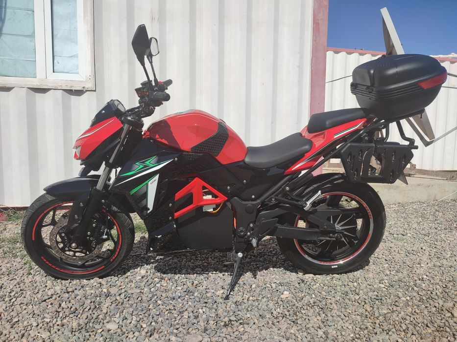 Электромотоцикл, скорость 120, запас хода 100