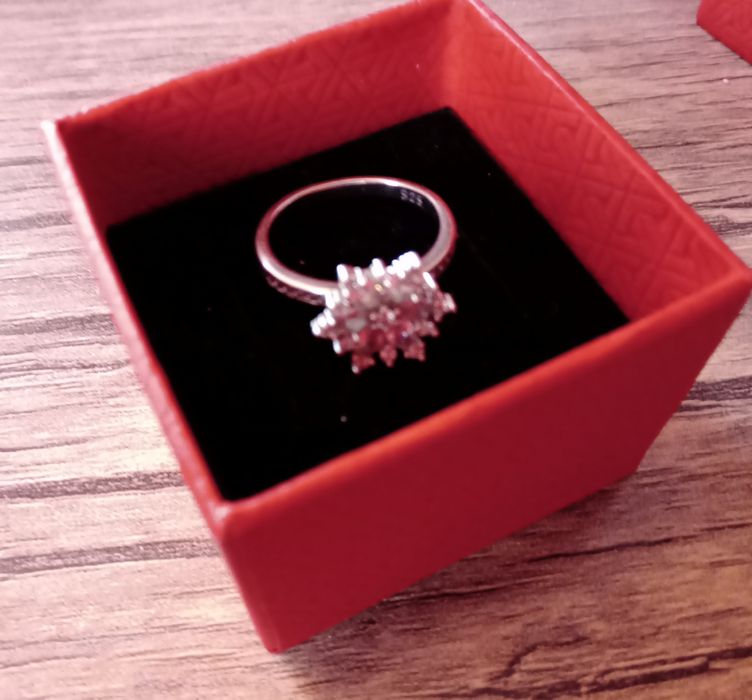 Kumush uzuk ayollar uchun