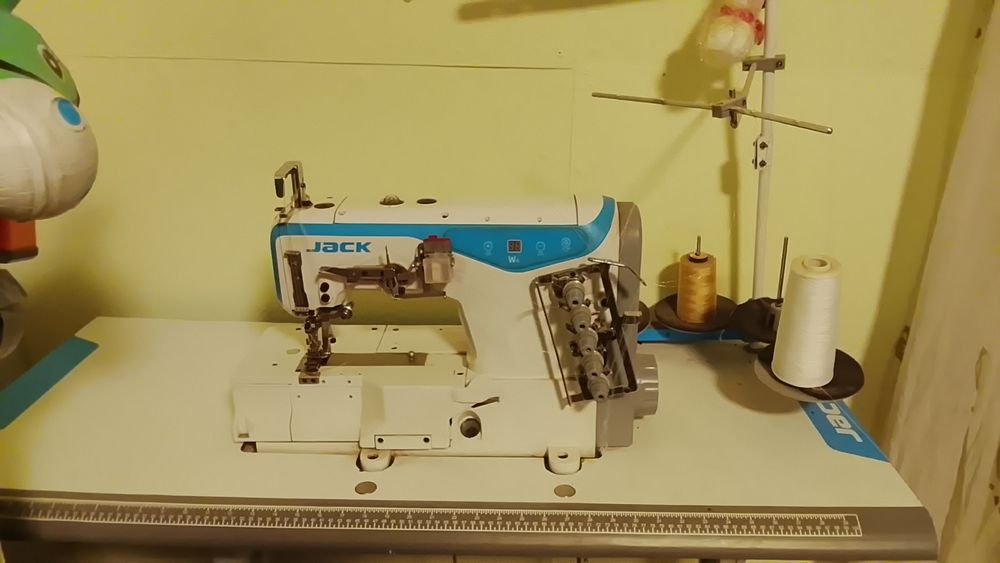 Tikuv mashinasi raspishvalka trikotaj mahsulotlari tikadigan