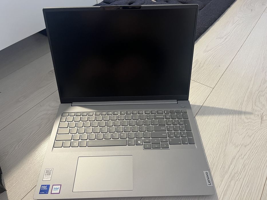 Laptop lenovo i7 ultra ca nou