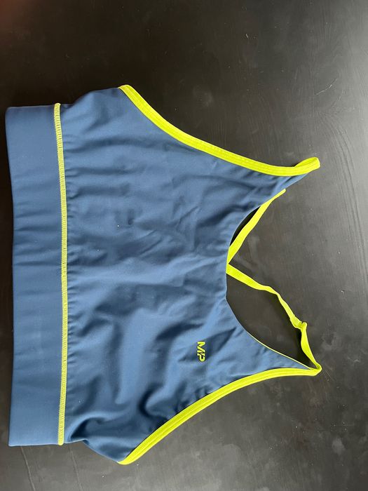 Дамски спортен сутиен MyProtein