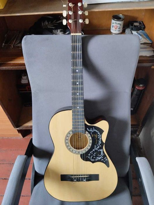 Гитара 6 струнная