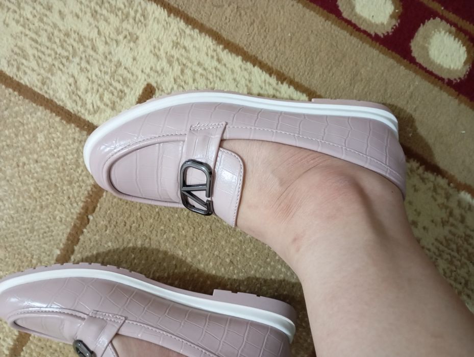 Ayaq kiyim uluwma kiyilmedi .