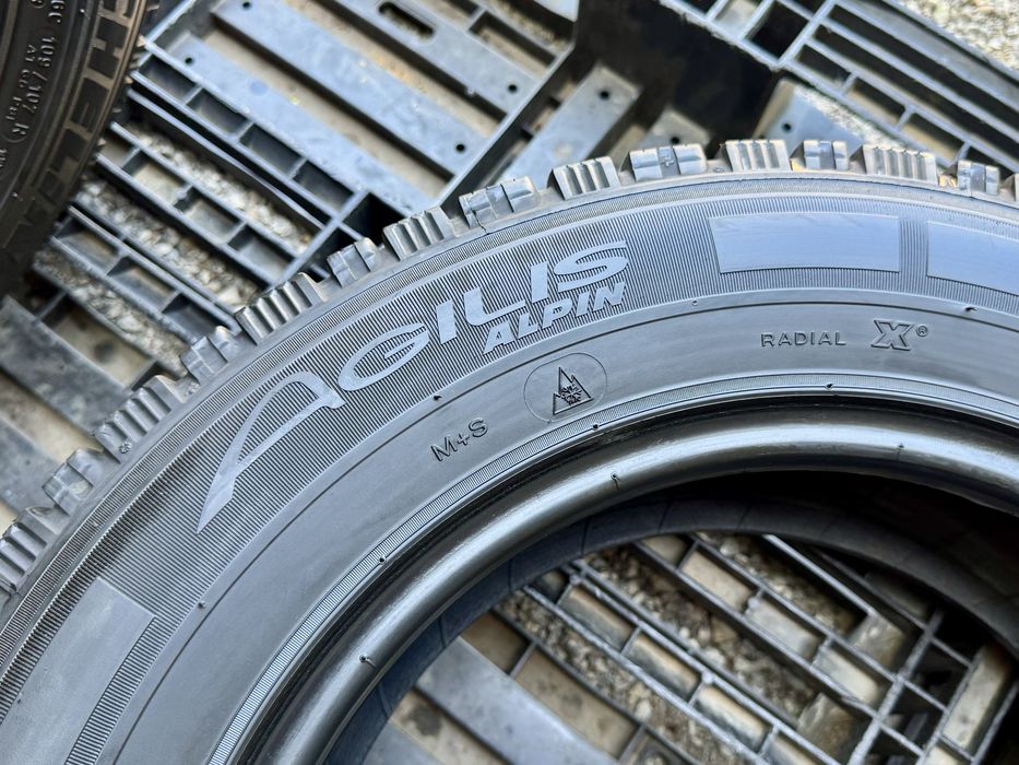 2бр.ЗИМНИ ГУМИ Michelin 215/65/16C за бус Sprinter,Iveco,Ducato,T5,T6