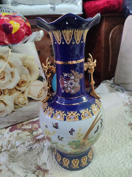 ваза антикварный