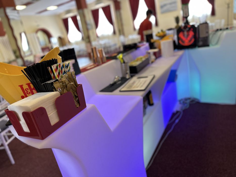 Open bar, bar mobil, cocktail bar, tort shoturi , pt evenimente