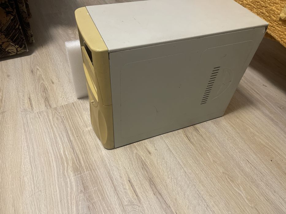 Carcasa unitate PC/Desktop/Calculator