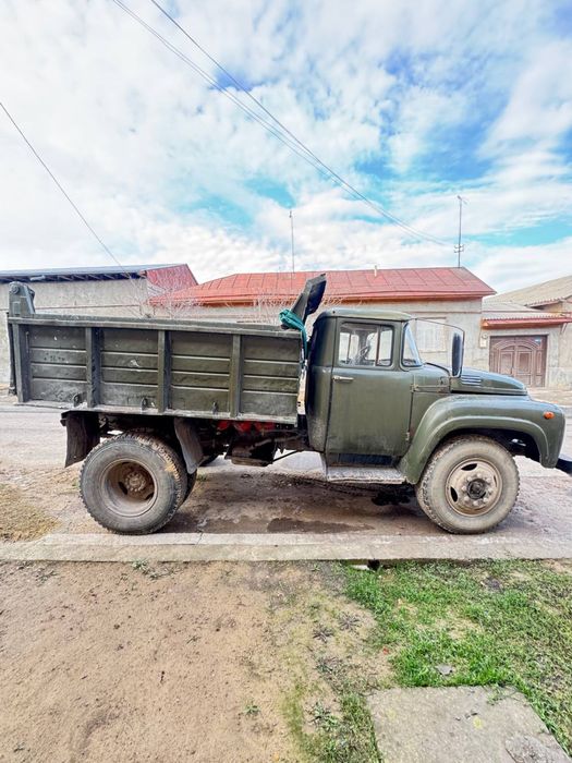 Zil kvadirat srochna sotiladi