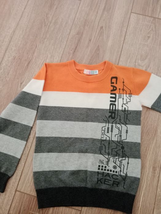 Продам детские вещи .