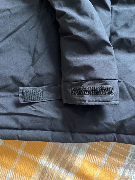 Продаю черную куртку