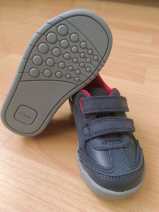 Детски обувки Clarks! НОВИ !
