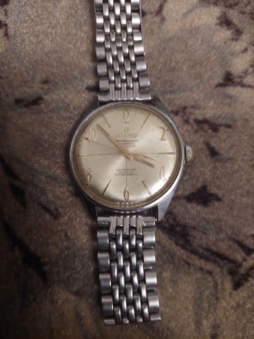 Ceas mecanic în stare bună de funcționare