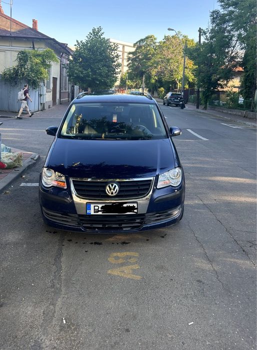 VOLKSWAGEN Touran
