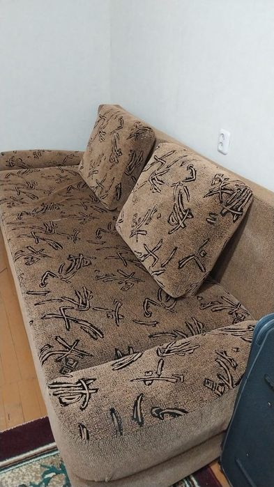 Диван в хорошем состоянии
