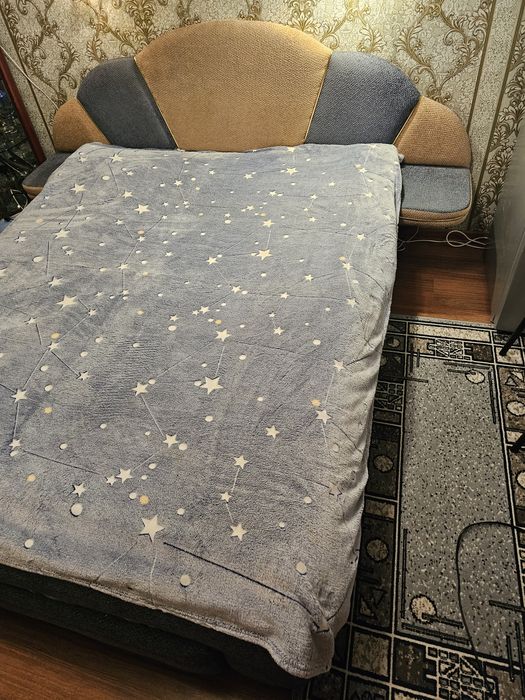 Кровать с матрасом