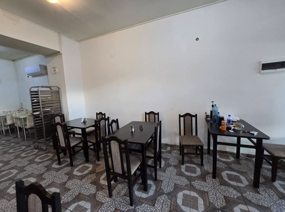 Vand mese si scaune de stejar