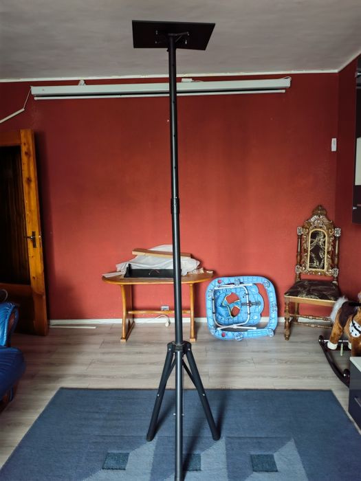 Proiector Bomaker Led,Trepied si ecran 4 k