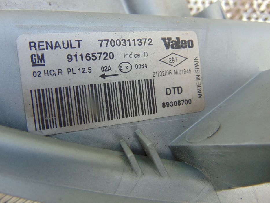 Far Opel Vivaro 2001-2013 faruri stanga dreapta Renault Trafic 2001-2013