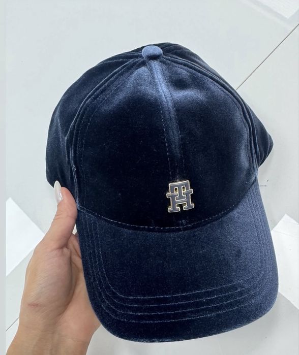 Кепка от tommy hilfiger