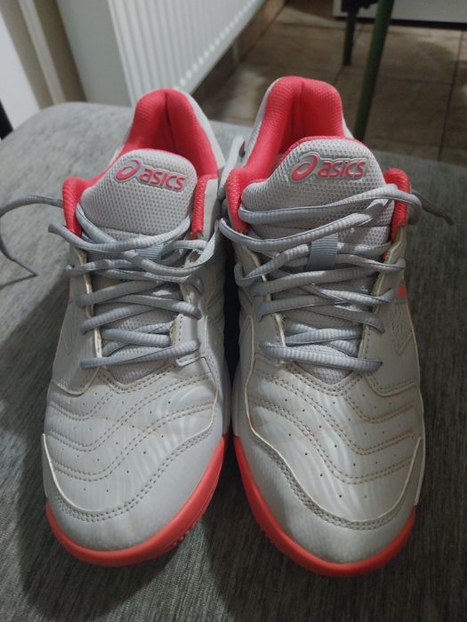 Adidasi Asics mar 40,5