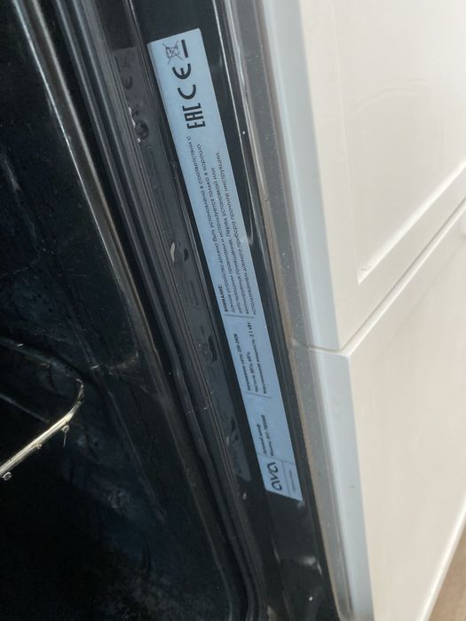 Продаю духовку встроенную