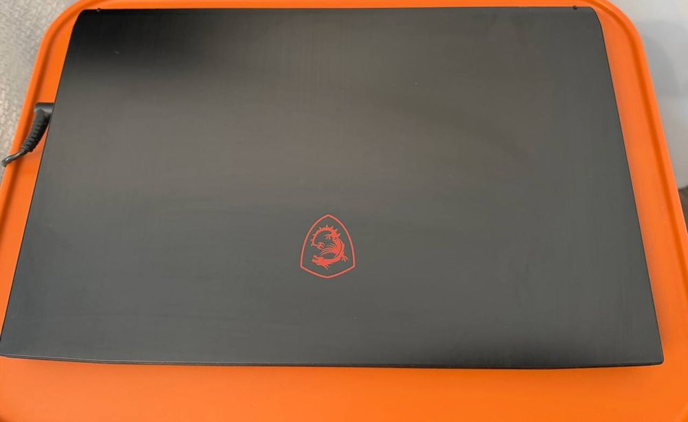 Продам свой игровой ноутбук MSI GF75 Thin 17.3''
